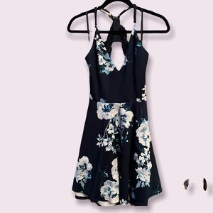 Adorable navy floral dress